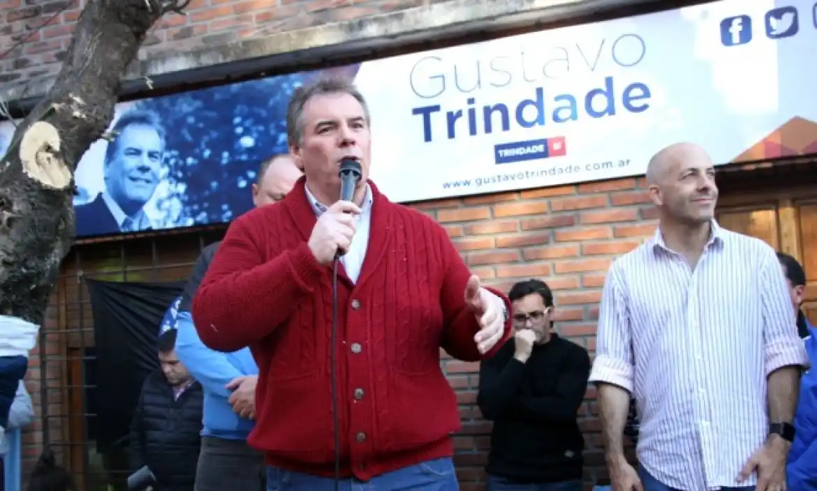 Trindade junto el intendente Nicolás Ducoté.