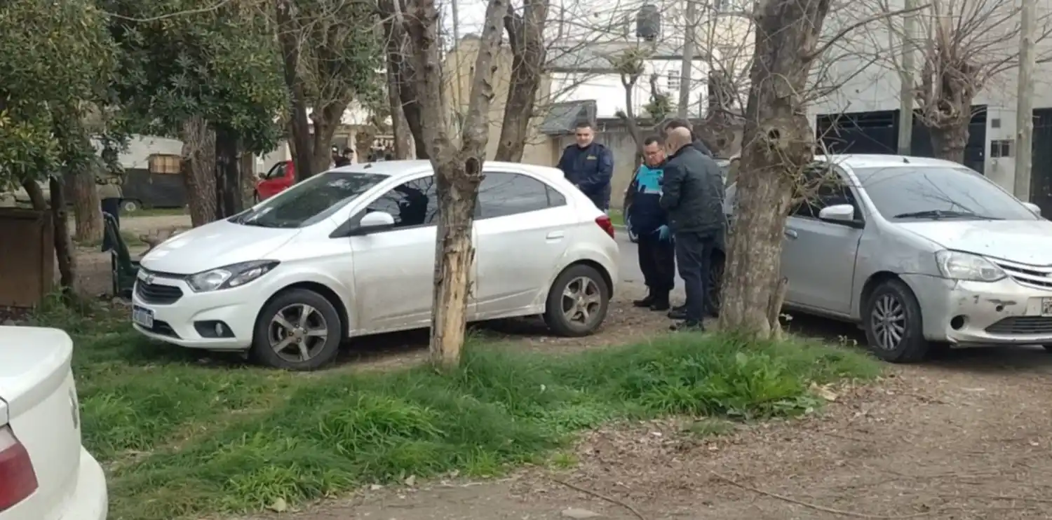 Frustrado golpe a Banco Provincia de La Plata: encontraron el auto en el que fugaron los delincuentes