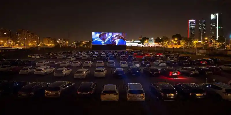 Saab anuncia procedimiento contra Cinex por cobro excesivo en dólares