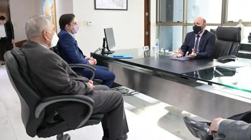 Firma de importantes convenios para obras educativas