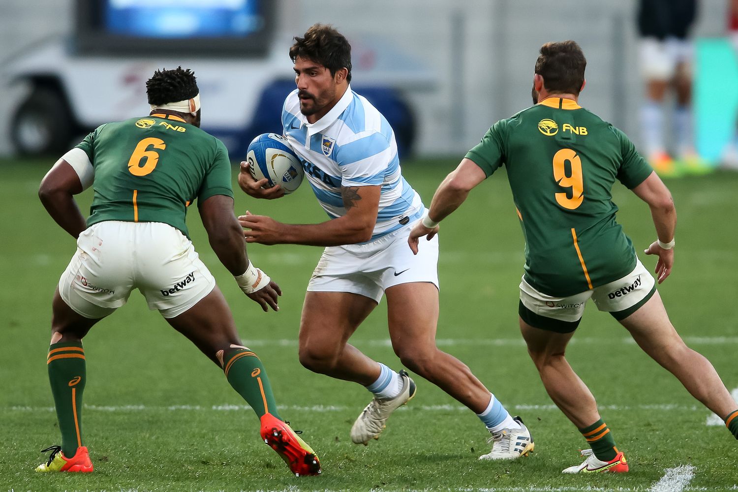 Los Pumas, con Bruni, con destino a Australia