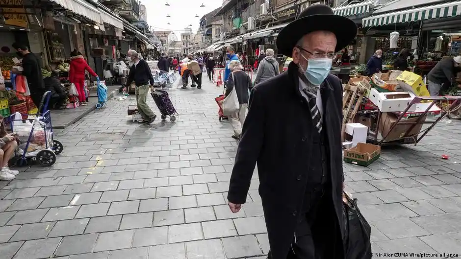 Reino Unido e Israel siguen la vacunación y el desconfinamiento