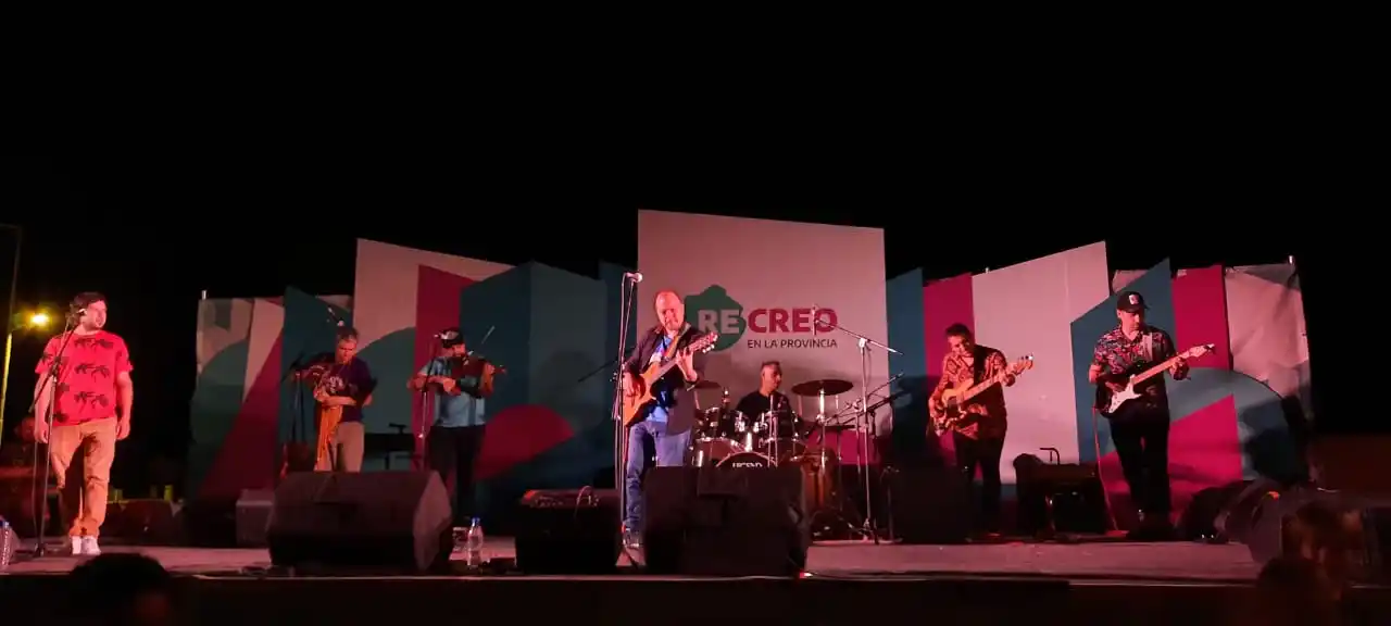 Con el show de Bruno Arias concluyeron las actividades en el parador Recreo