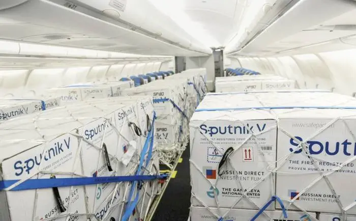 Llegaron medio millón de dosis de la vacuna rusa Sputnik V