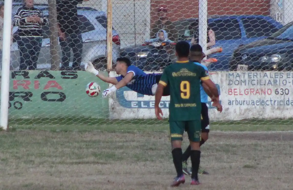 Sportiva y Urquiza una igualdad que los dejó preocupados