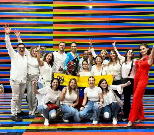 Miss Venezuela en pleno despidió a Diana en el aeropuerto. Foto Instagram