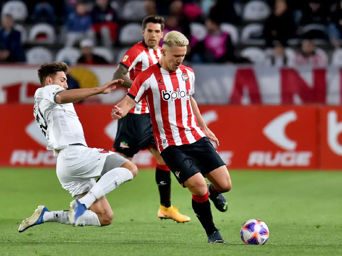 Colón sorprendió al “Pincha” en La Plata