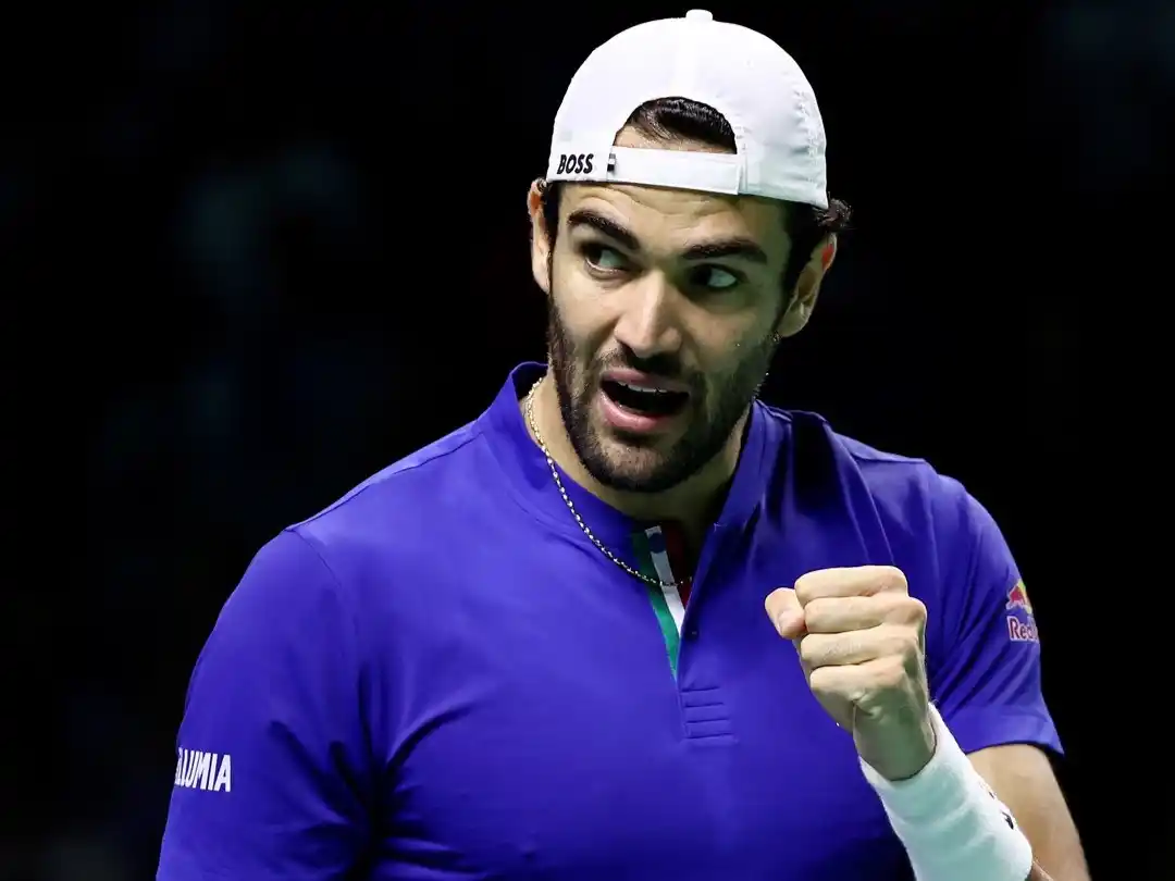 Matteo Berrettini le dio el primer punto de la final a Italia