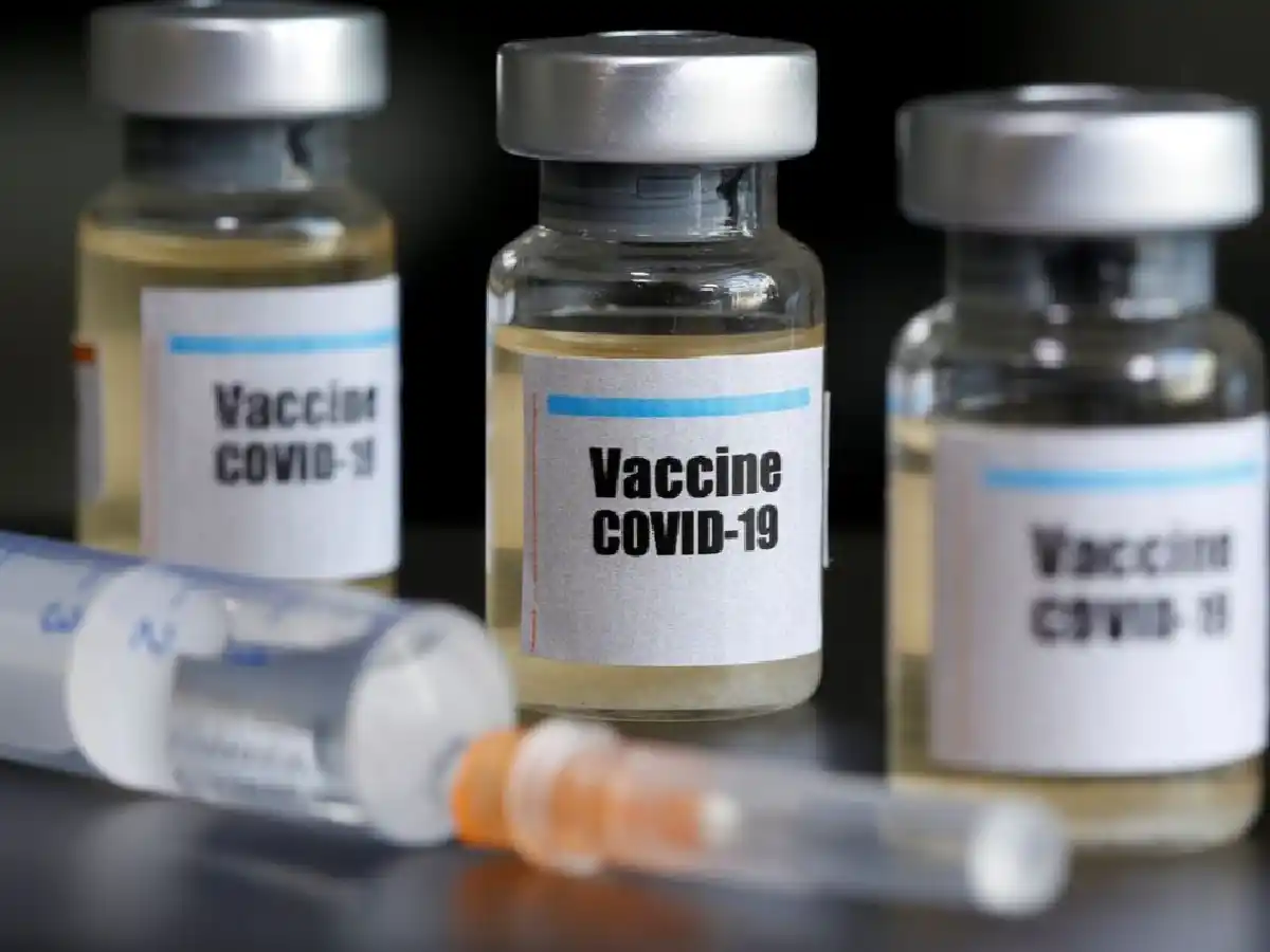 Comienza la distribución a todo el país de la vacuna de Oxford producida en la India