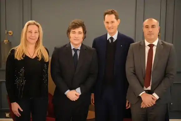 Milei cerró su gira italiana con una entrevista con el titular de Stellantis y Ferrrari