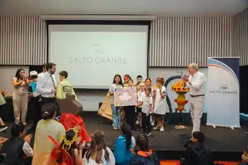 Más de 250 niños de escuelas rurales participaron del cierre de “Aventuras Creativas” en Salto Grande