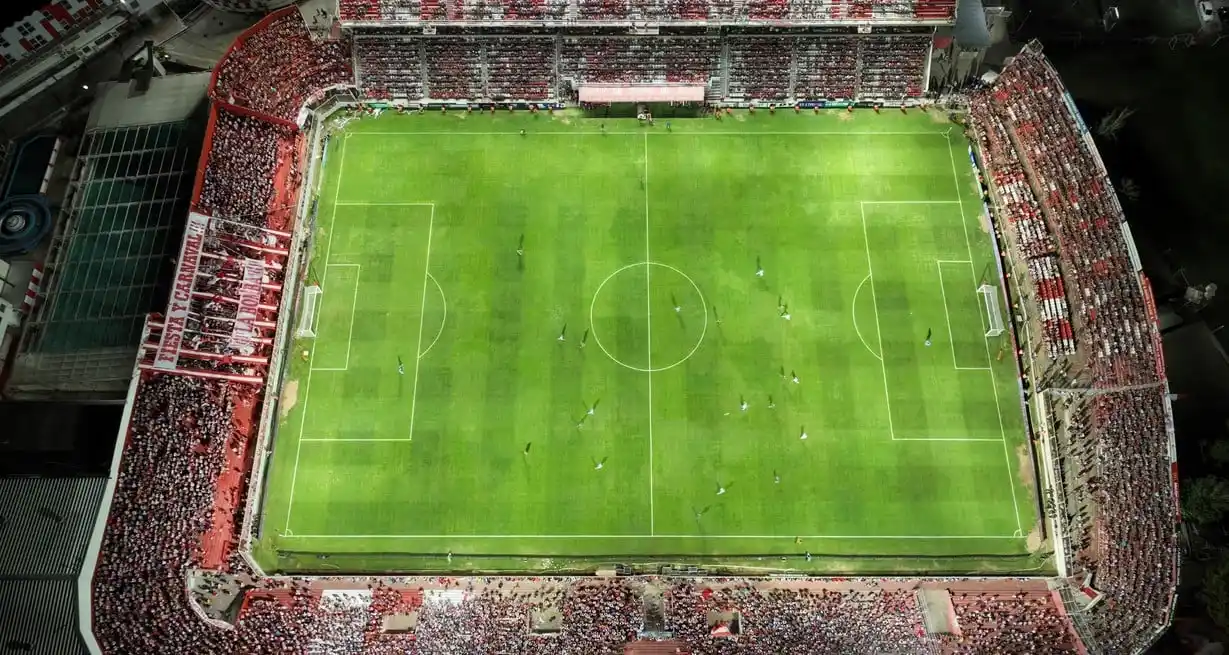 El local llega a este partido con un muy buen arranque de torneo