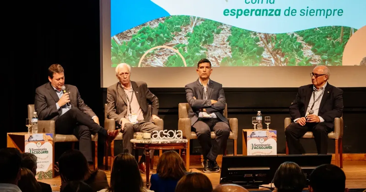 Mántaras expuso junto a Marcos Blanda y Guillermo Bernaudo.