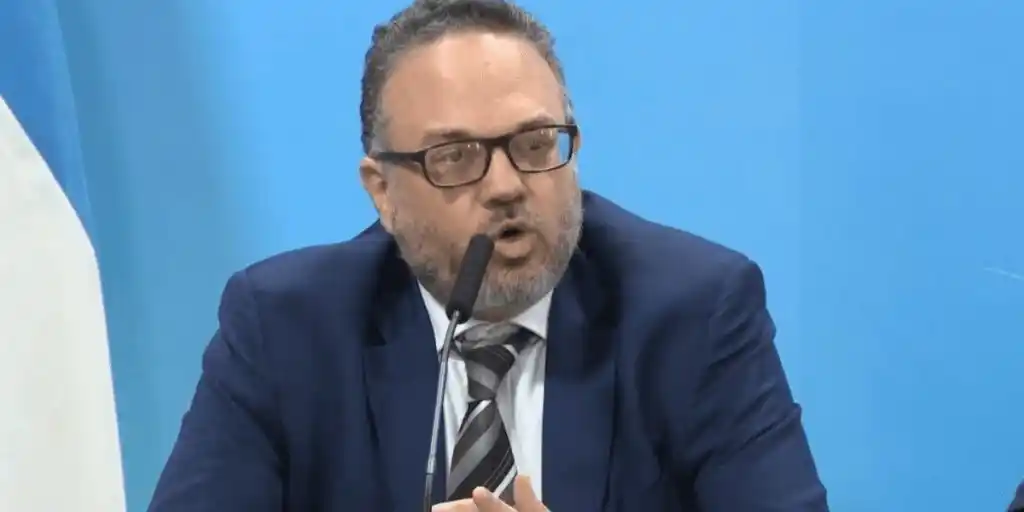 Para Kulfas, "hay que lograr un mecanismo de salida gradual y ordenada de precios máximos"