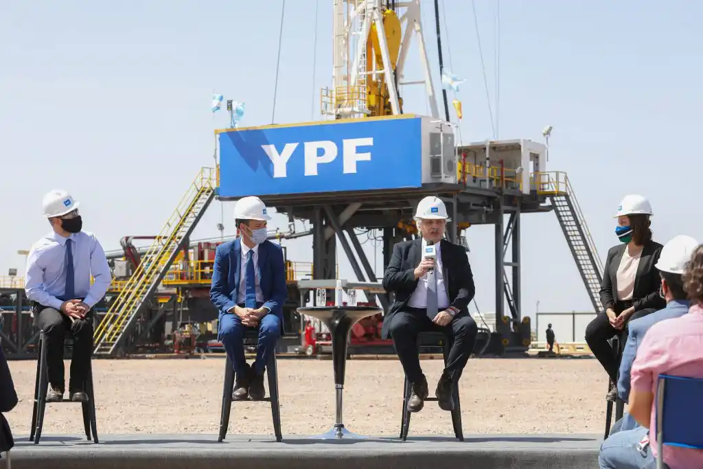 El Presidente planteó que “necesitamos a YPF más fuerte y más viva que nunca”
