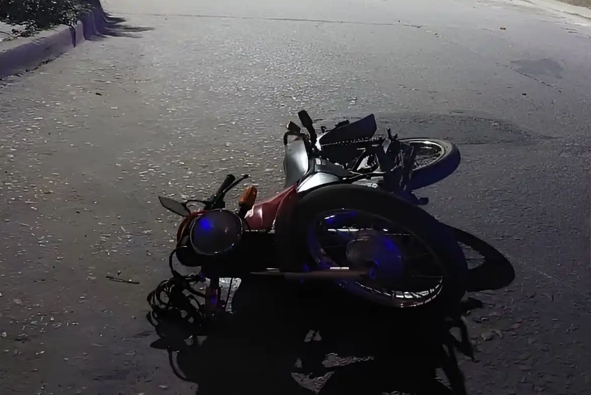 Asì quedò la moto tras el accidente.
