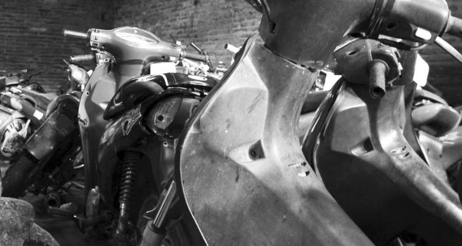 Llevó la moto a un taller y el mecánico ya no la tiene