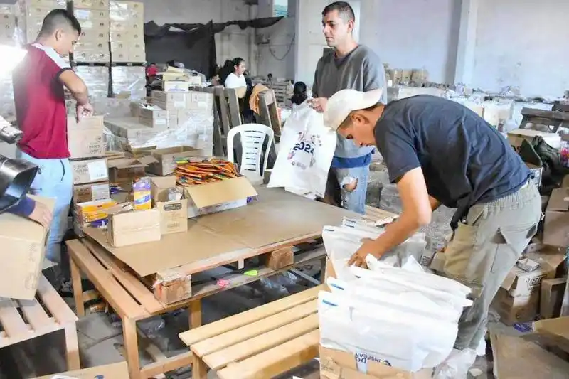 Comenzó la distribución de los kits escolares 
en todas las escuelas de la ciudad capital