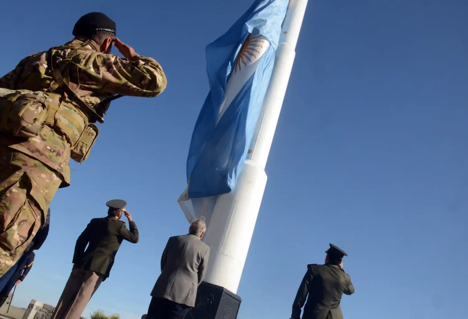 "La  bandera es un símbolo integrador", dijeron durante el acto.