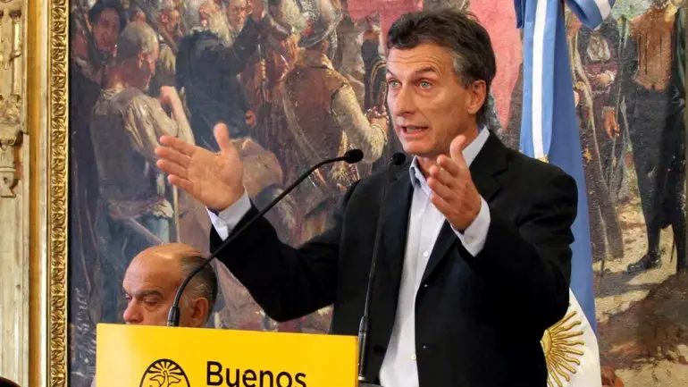 Macri, irónico: "Si Scioli no quiere ir al debate, que lo haga por Skype"