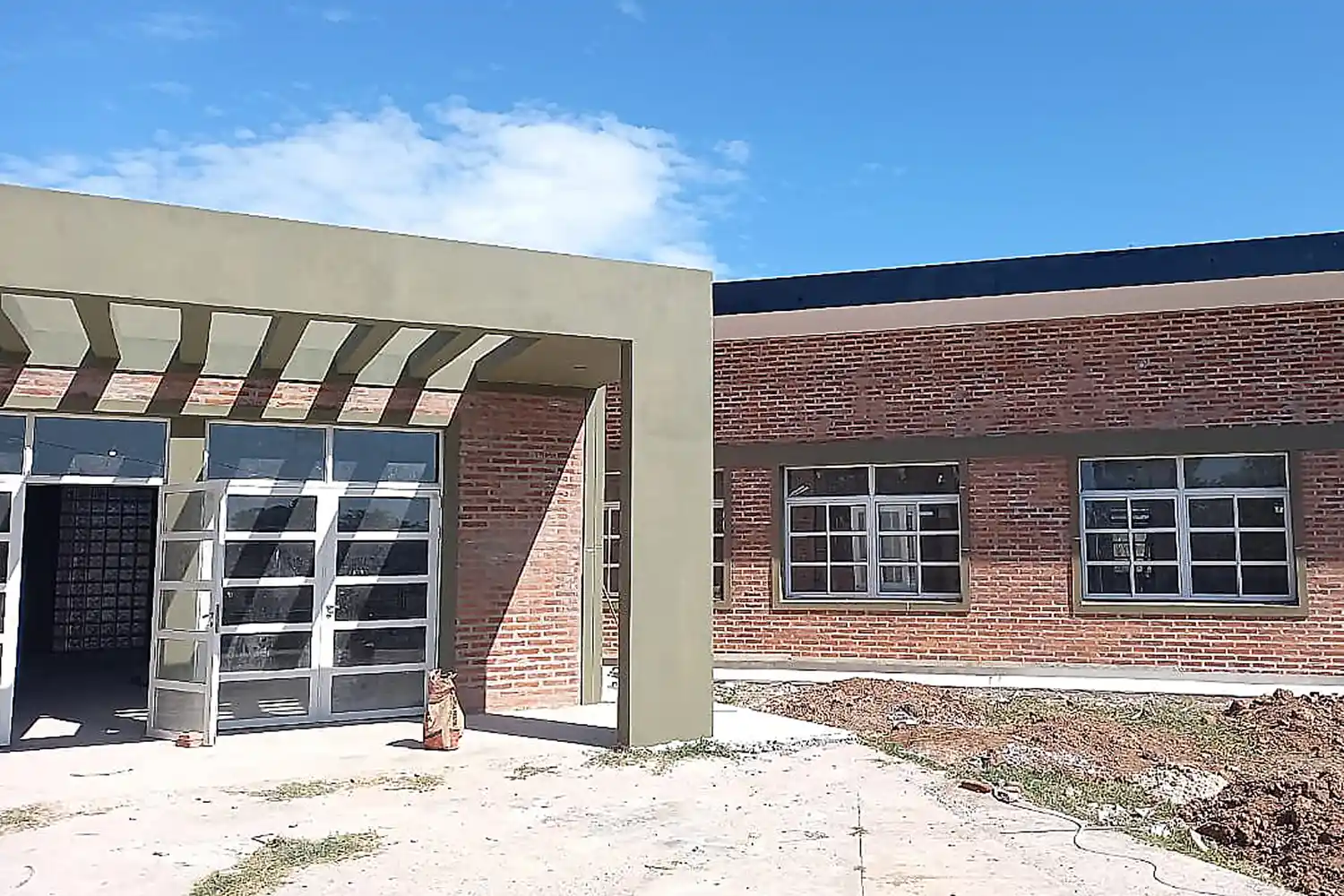 La secundaria de Enrique Carbó presenta un 75 por ciento de ejecución