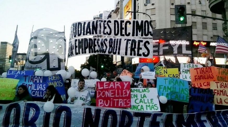 Conflicto Lear: Protesta estudiantil en Capital por los despidos en la planta de Pacheco