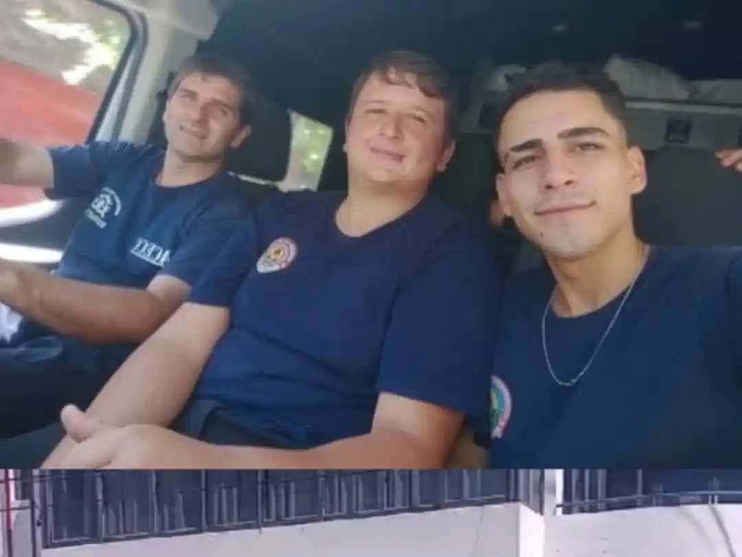 Bomberos Voluntarios trasladan alimentos para animales afectados en Bahía Blanca