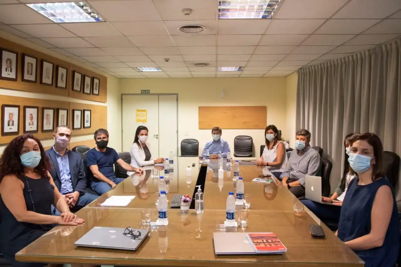 Volnovich con Quirós: "Vinimos a prestar colaboración para enmendar el error del gobierno porteño de privatizar una parte de las vacunas”