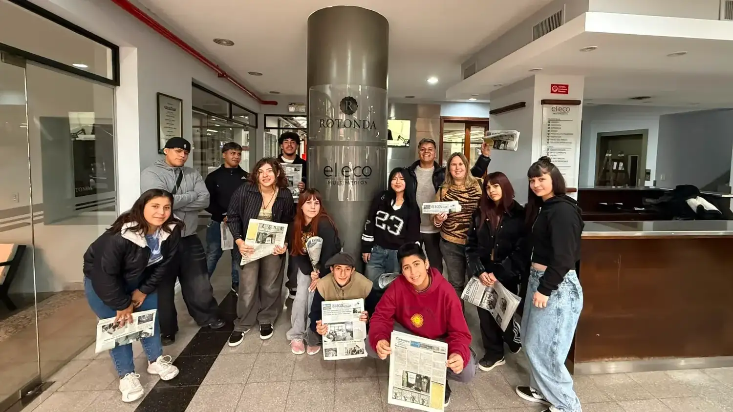 Estudiantes de la Secundaria 16 de Cerro Leones visitaron El Eco Multimedios.