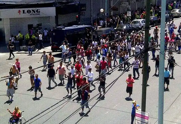 Desalojaron a vendedores ambulantes