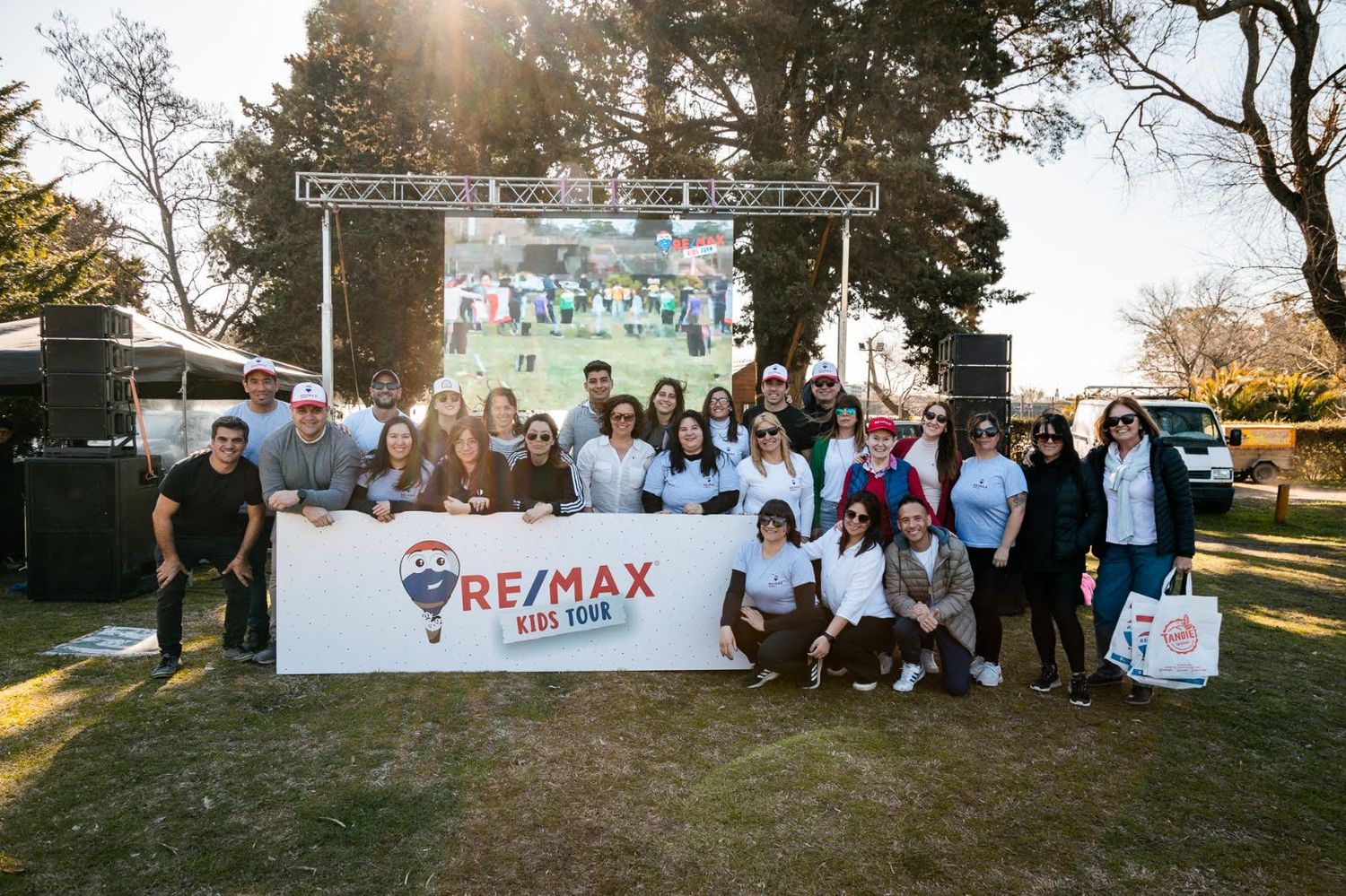 kids tour remax - 2