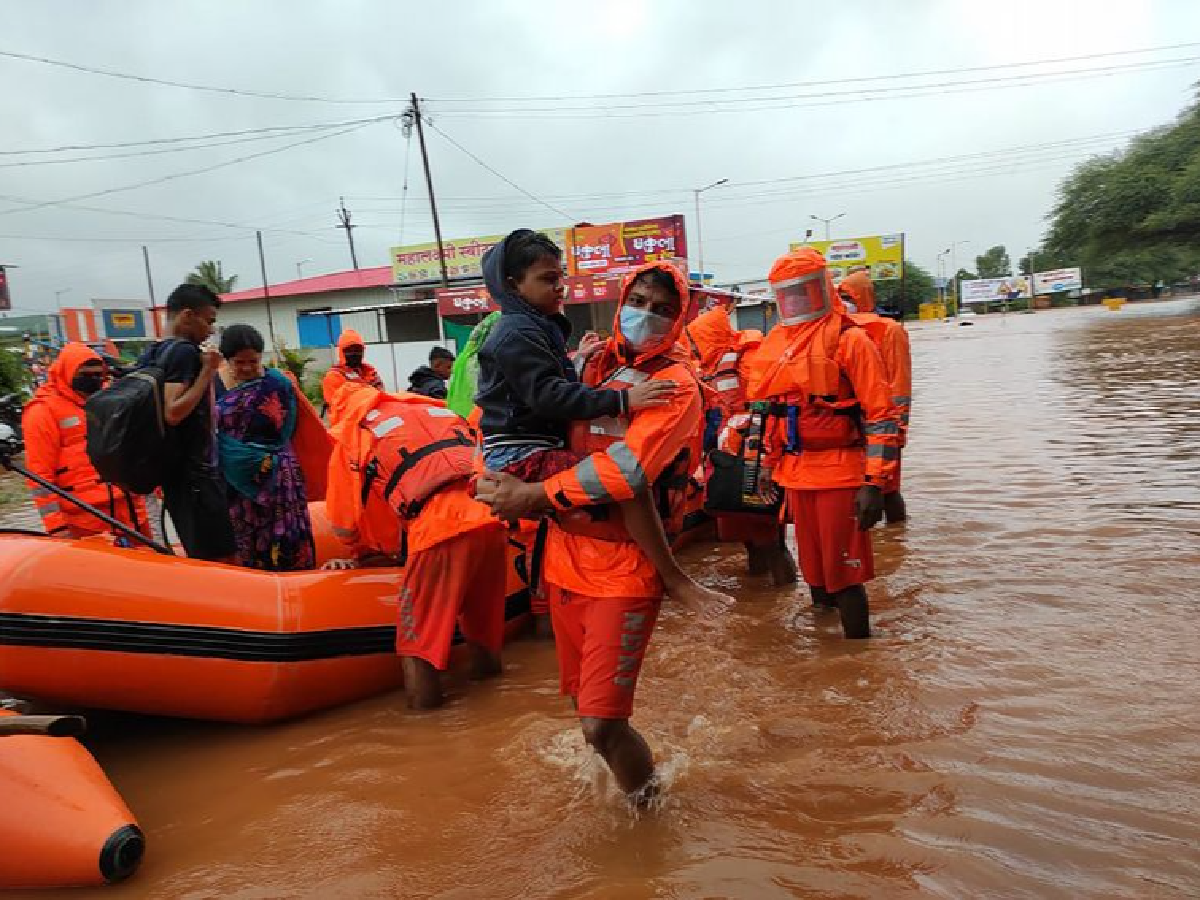 Ascienden a 158 los muertos por las lluvias monzónicas en India