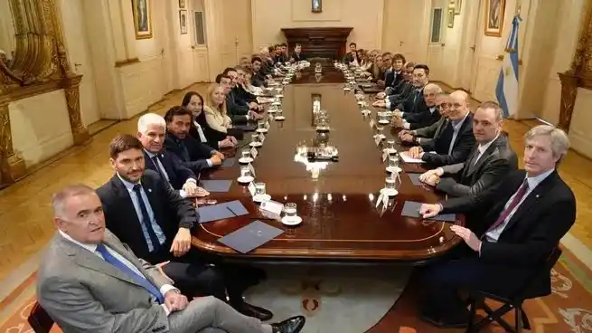 Javier Milei se reunió con 20 gobernadores en Casa Rosada: estuvo Rogelio Frigerio