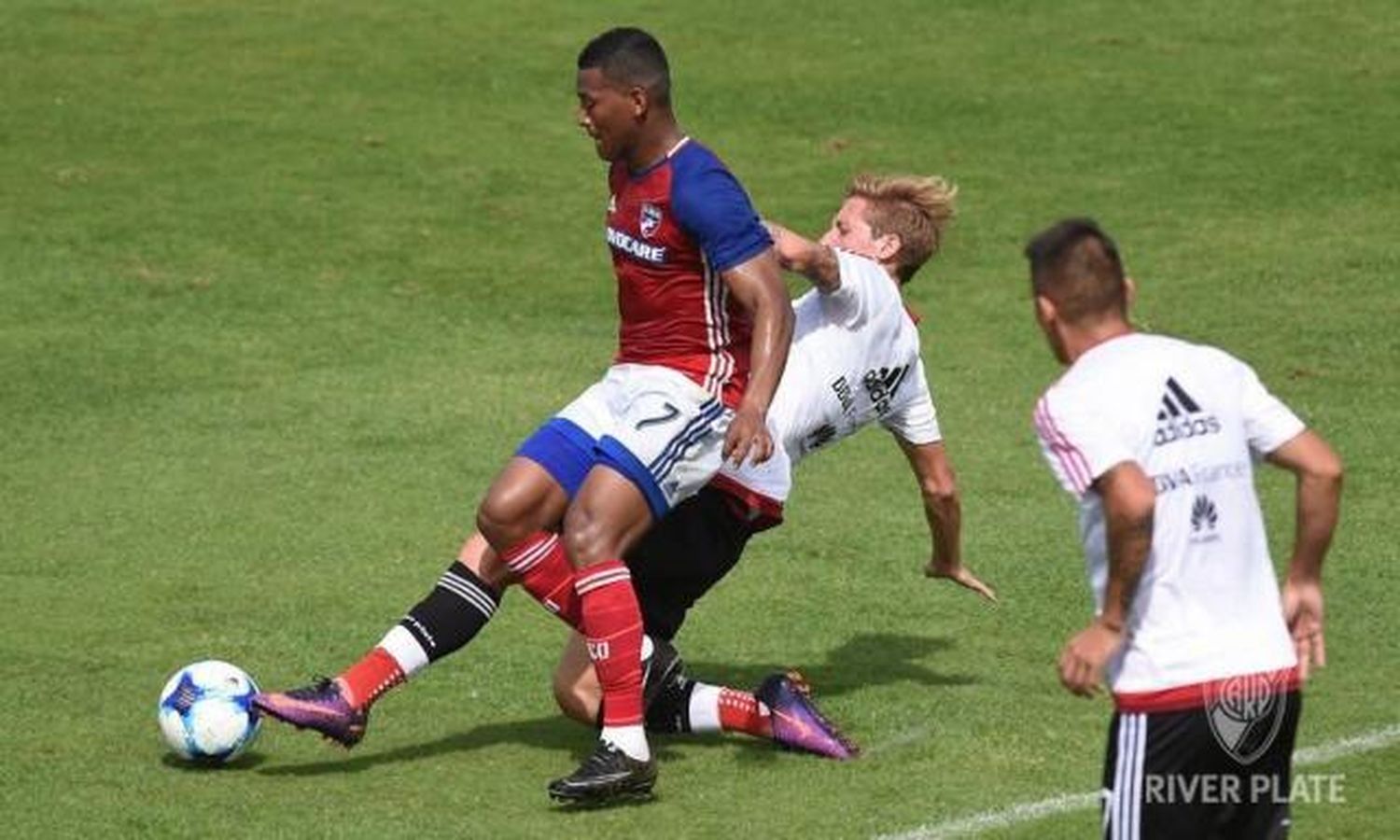 Con mayoría de suplentes, River empató en un amistoso con el Dallas FC