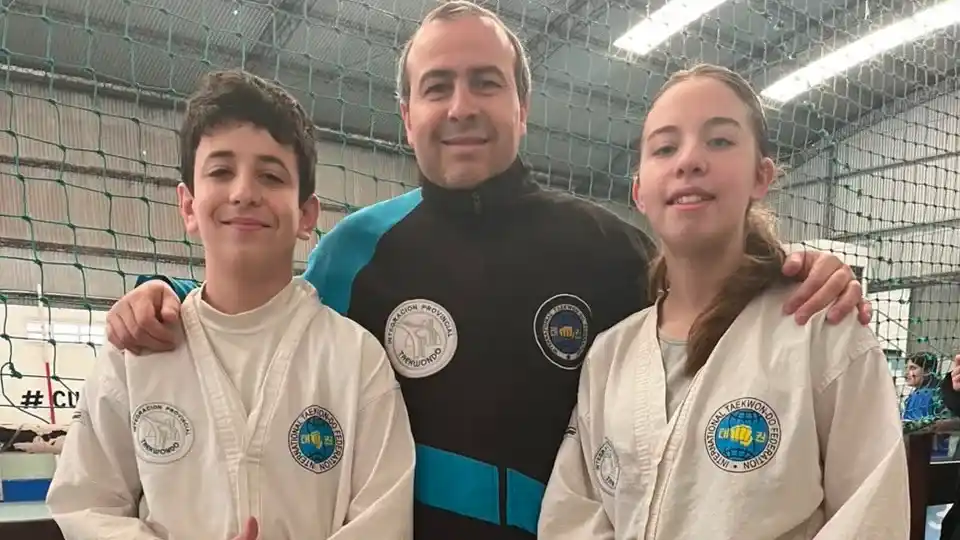 El entrenador Alí, junto a los clasificados Sangla y Medinaveitía