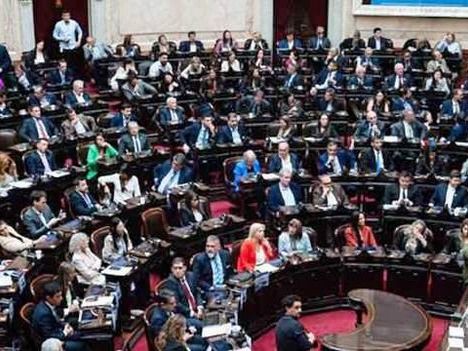Presentan proyecto que prevé cárcel para funcionarios que realicen uso violento de redes sociales