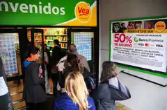 Vuelve mañana otro "supermiércoles" de descuentos para clientes del Banco Provincia