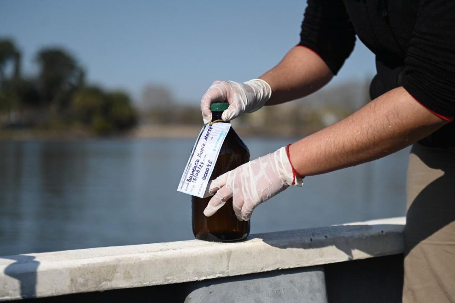 Continúan los monitoreos ambientales en el río Gualeguaychú y arroyos afluentes