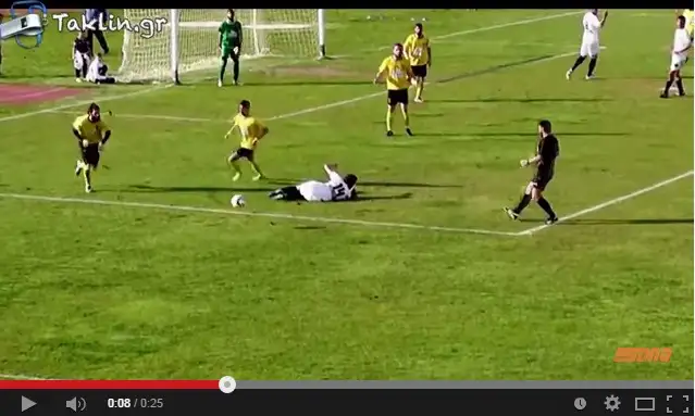 Video: No vas a poder creer el penal que cobró este árbitro