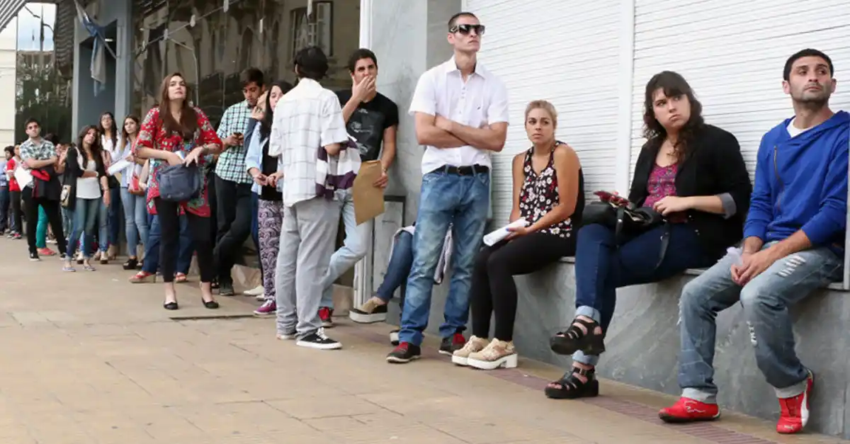 Jóvenes de hasta 29 años, el sector con más desocupación en la ciudad