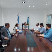 Junto a gremios informáticos, el ministro Costa evaluó la adhesión a la Ley del Conocimiento
