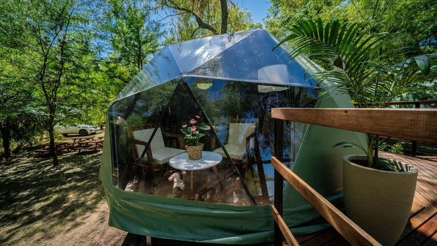 El municipio de Moreno inauguró una estancia con Glamping: Cuánto sale la noche de alojamiento en los domos