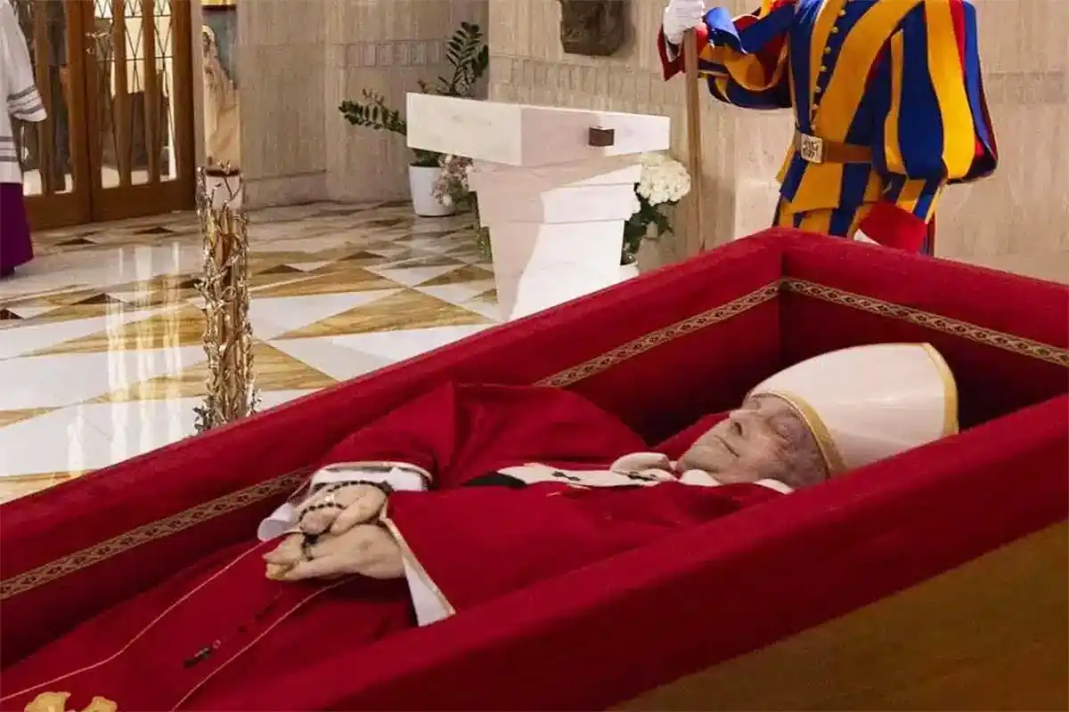 El cuerpo del papa Francisco no fue embalsamado: se utilizó una técnica milenaria para su conservación