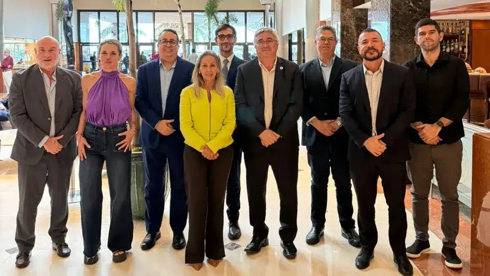 El ministro de Desarrollo Agrario bonaerense, Javier Rodríguez, junto a autoridades del sector agroalimentario brasileño.