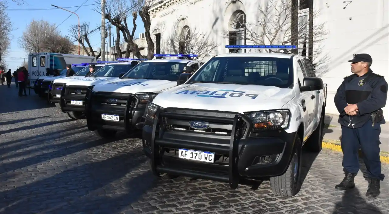 Berni llega este viernes con 11 camionetas para la Policía