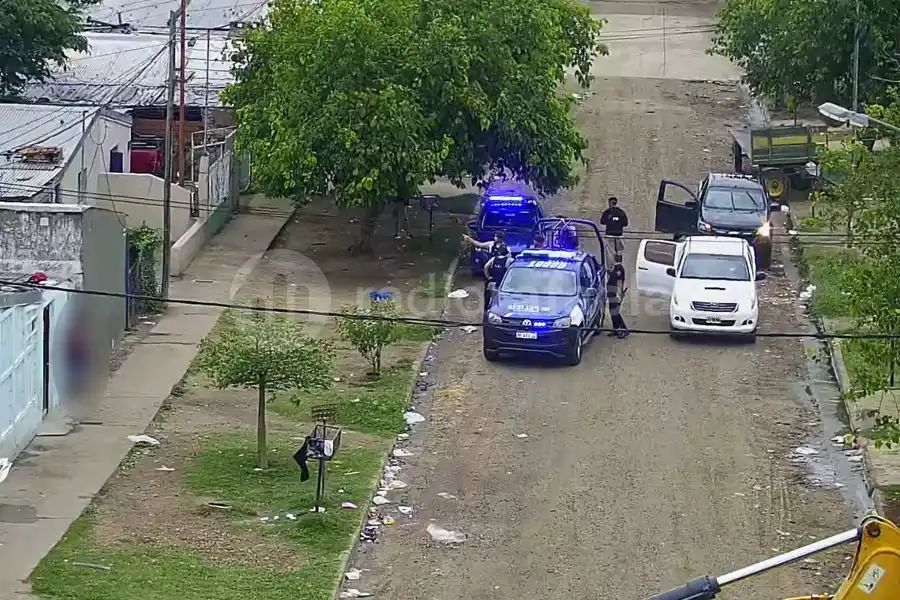 En actitud sospechosa, fue visto en el Norte de la ciudad: tenía pedido de captura