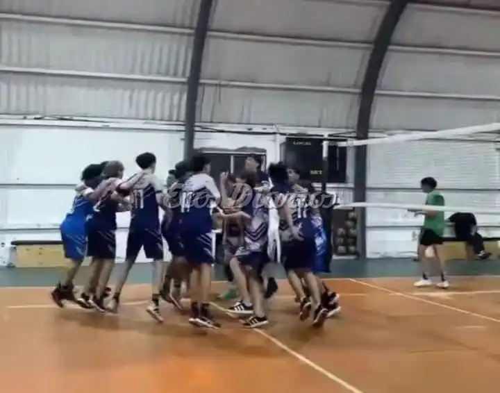 Festejo de Rivadavia "A" tras consagrarse campeón