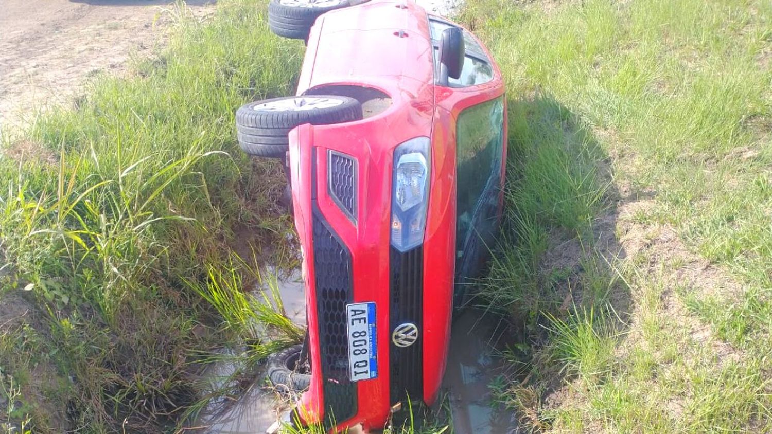 Volcó un auto en Reconquista y el conductor salió ileso