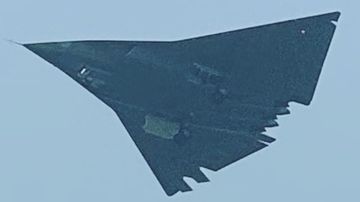 Nuevas imágenes muestran al segundo prototipo del caza furtivo Chengdu J-36, con rediseños en tomas y tren de aterrizaje