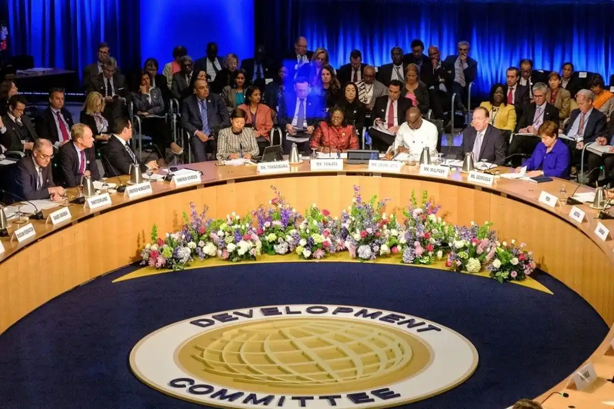 En la primera reunión tras las vacaciones, los miembros del directorio se dedican a planificar los pasos a seguir para el segundo semestre del año.